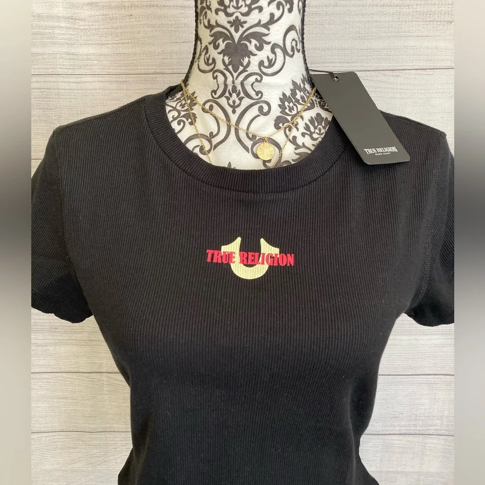 True Religion | NWT Women’s Baby Tee Ribbed Crop Top - Picture 2 of 8